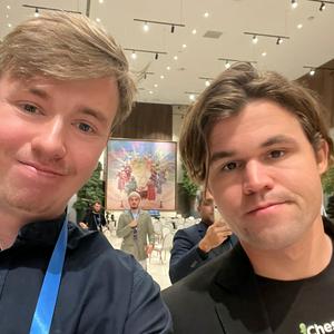 Chess with Mustreader