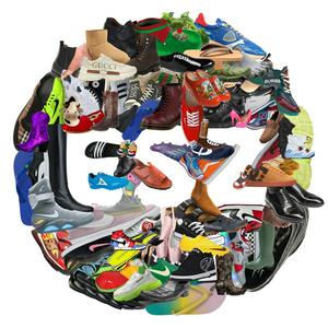 EN SUS ZAPATOS