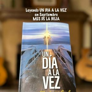 Escucha Leyendo Un Día a La Vez en la aplicación