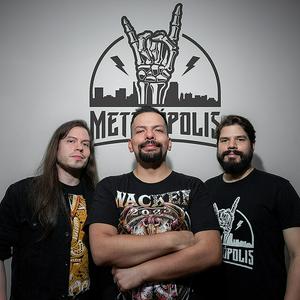 Escucha Metalópolis en la aplicación