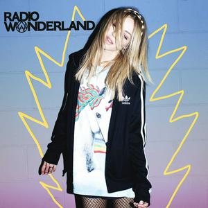 Escucha Radio Wonderland en la aplicación